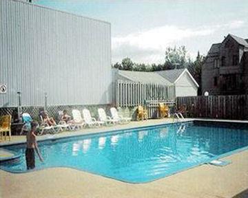 Holiday Villa Resorts At Mont Ste Anne Beaupré Exterior photo