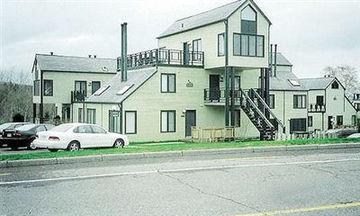 Holiday Villa Resorts At Mont Ste Anne Beaupré Exterior photo