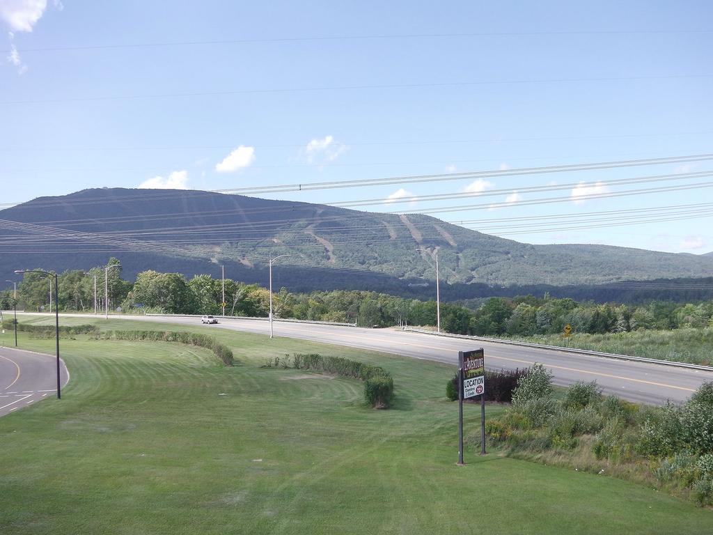 Holiday Villa Resorts At Mont Ste Anne Beaupré Exterior photo